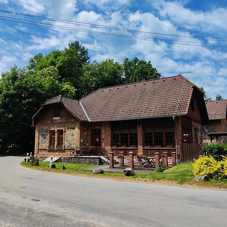 Penzion Pacovka Hotel Chynov Buitenkant foto