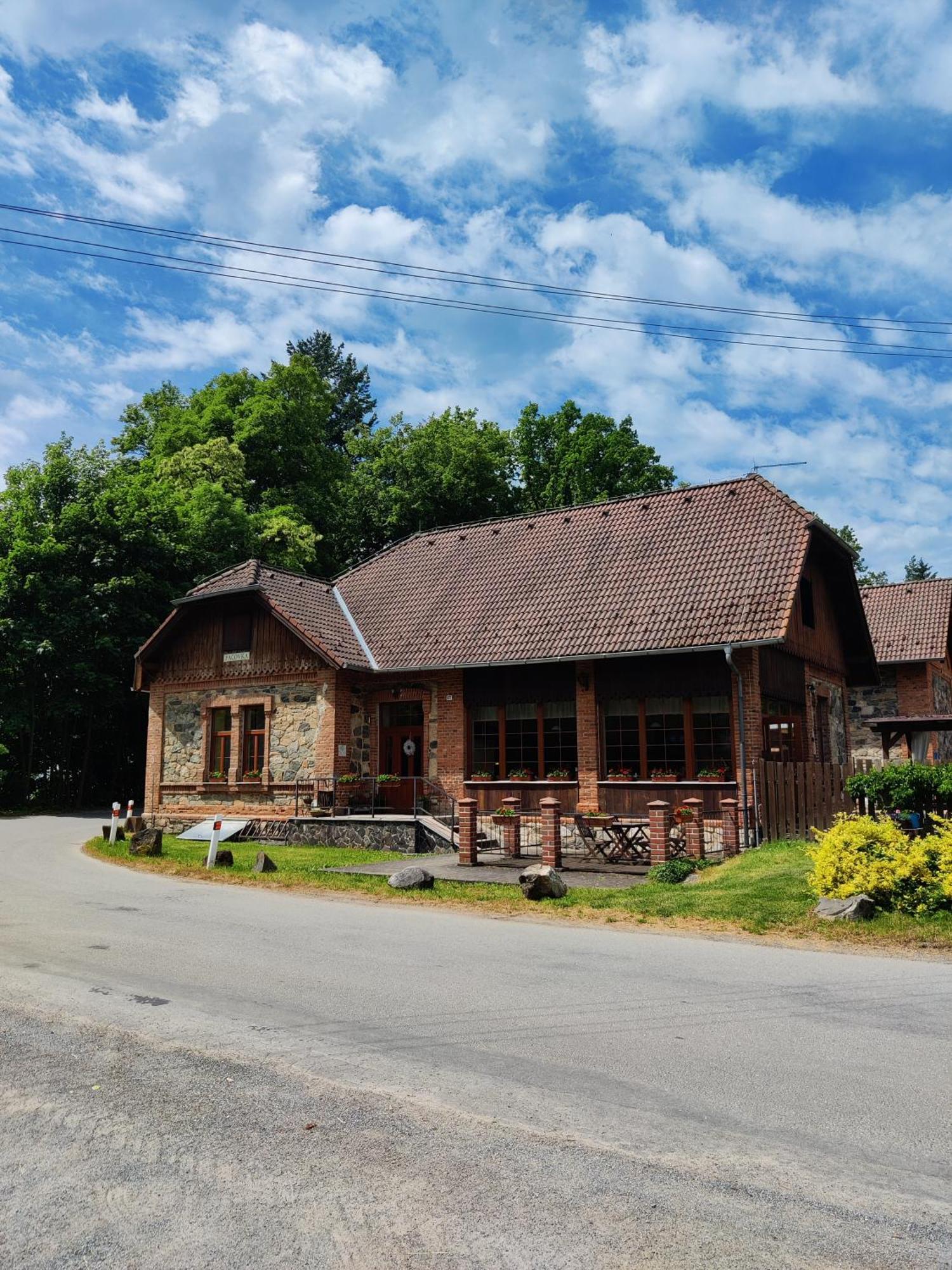 Penzion Pacovka Hotel Chynov Buitenkant foto